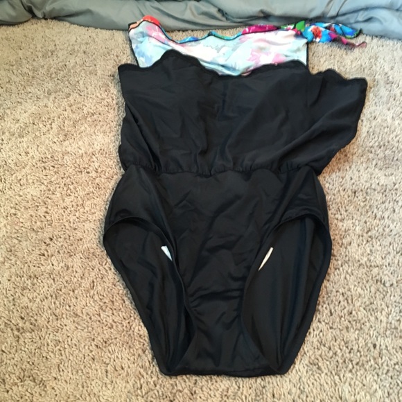 Azul by Maxine of Hollywood
Tropical Print One Piece Faux Swim Skirtini
Size 10 - Picture 15 of 16